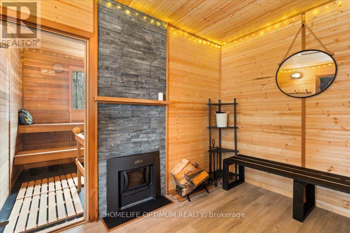 909 Harts Road, Madoc, Ontario  K0K 2K0 - Photo 19 - X12206402