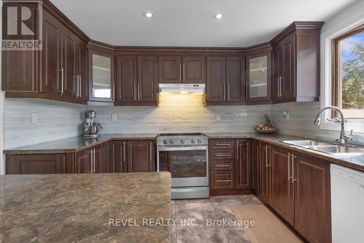 233 Normanhurst Avenue, Hamilton, Ontario  L8H 5N1 - Photo 11 - X12206468