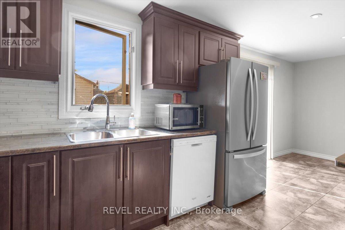 233 Normanhurst Avenue, Hamilton, Ontario  L8H 5N1 - Photo 12 - X12206468