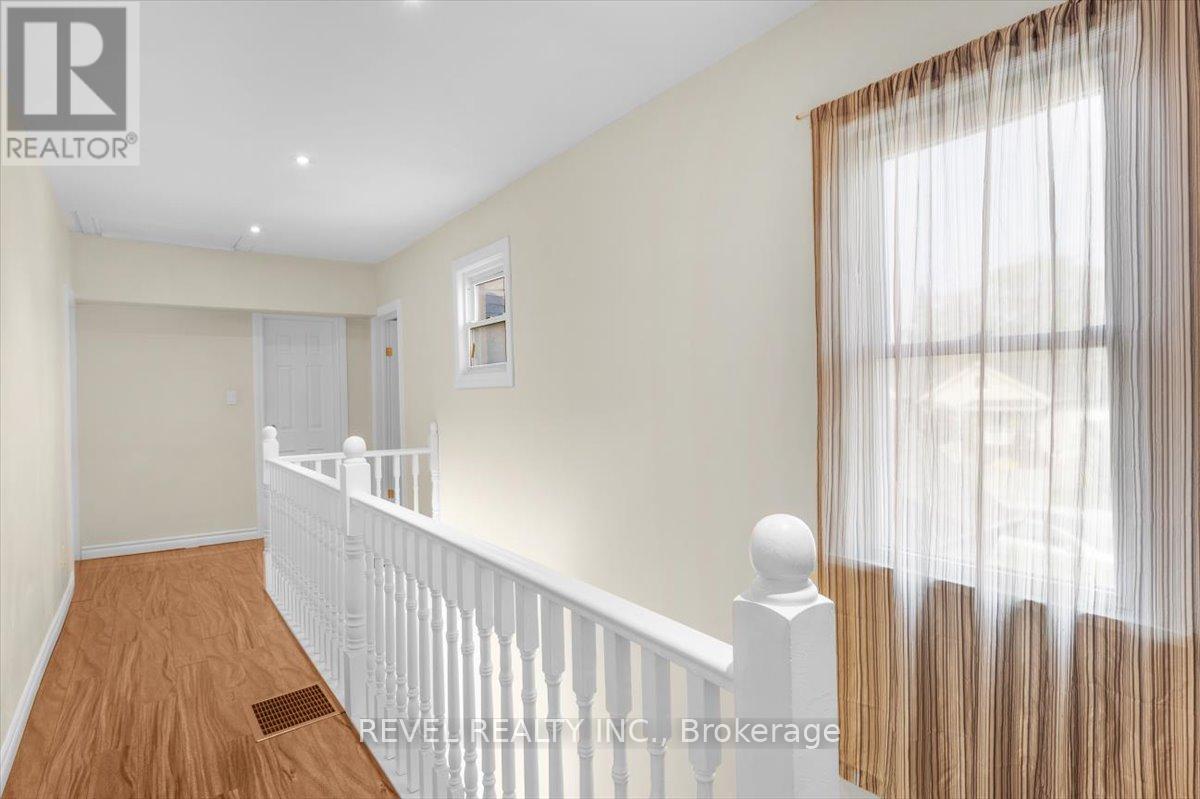 233 Normanhurst Avenue, Hamilton, Ontario  L8H 5N1 - Photo 16 - X12206468