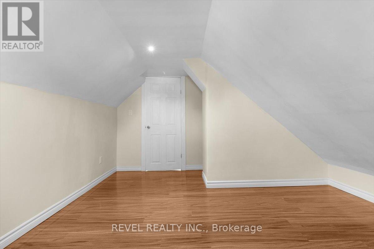 233 Normanhurst Avenue, Hamilton, Ontario  L8H 5N1 - Photo 21 - X12206468