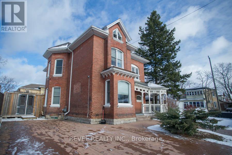 40 Arthur Street, Brantford, Ontario  N3S 3H5 - Photo 2 - X12206482