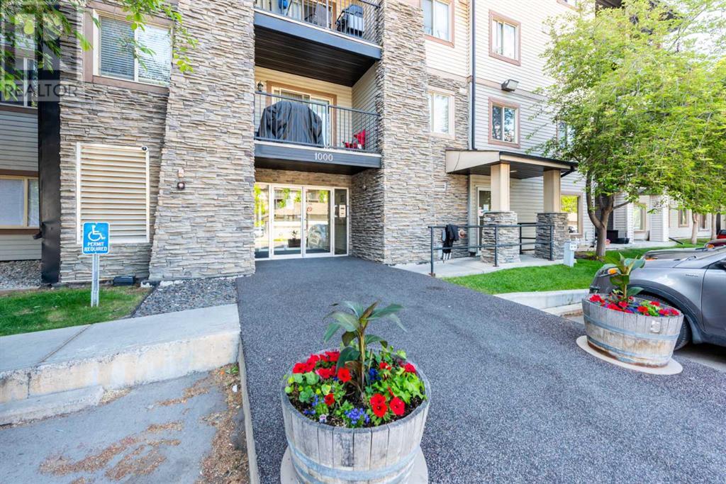 Property Listing: 1118, 8 Bridlecrest Drive, Calgary, Alberta