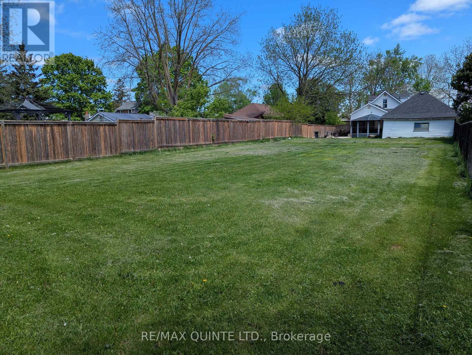 46 Prince Of Wales Drive, Belleville, Ontario  K8P 2T7 - Photo 3 - X12165382