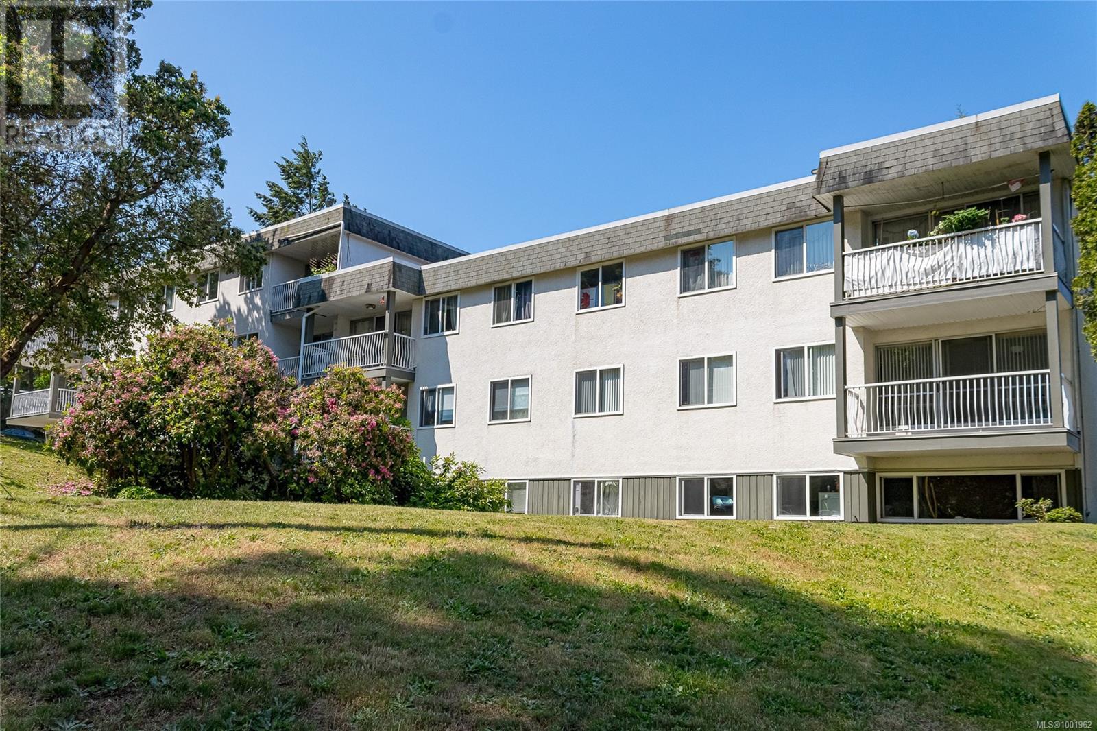 Property at 3301 995 Bowen Rd image 1