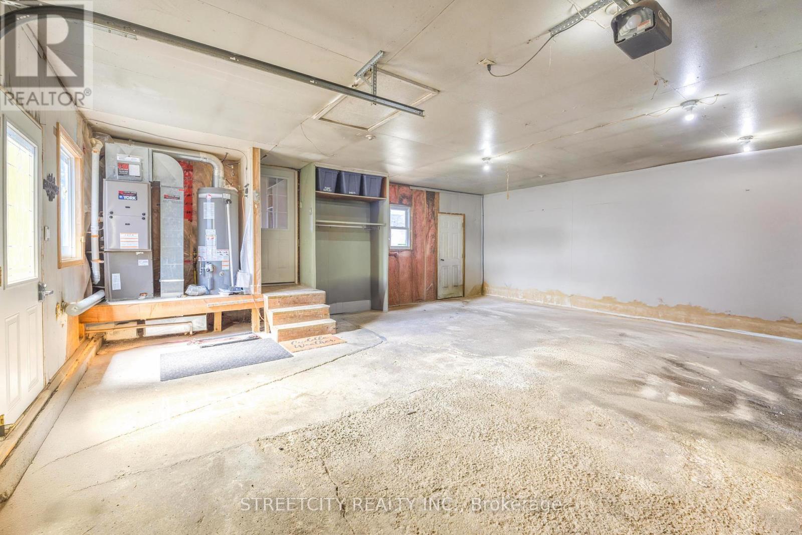 2406 Jane Street, St. Clair, Ontario  N0N 1B0 - Photo 19 - X12206660