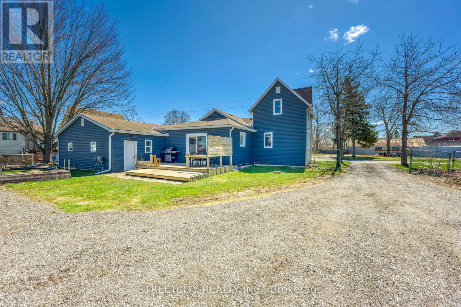 2406 Jane Street, St. Clair, Ontario  N0N 1B0 - Photo 8 - X12206660