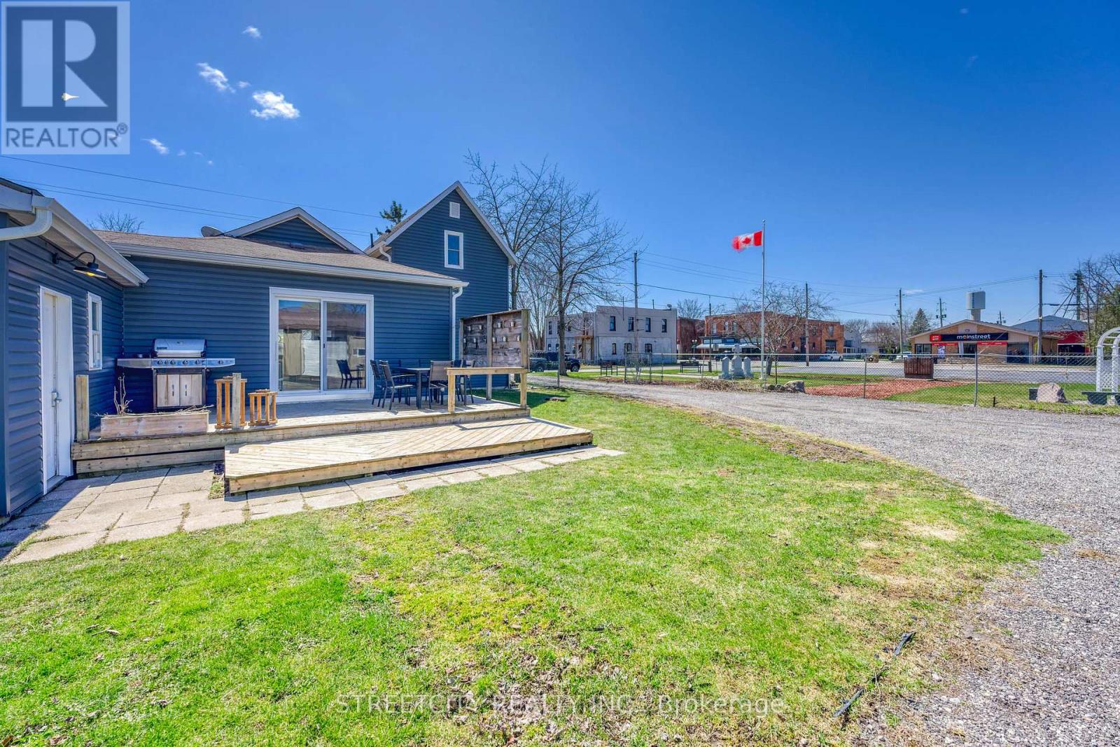 2406 Jane Street, St. Clair, Ontario  N0N 1B0 - Photo 9 - X12206660