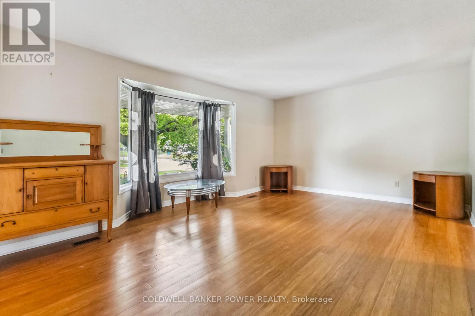 Photo 9 of 47 for 638 Cranbrook Road