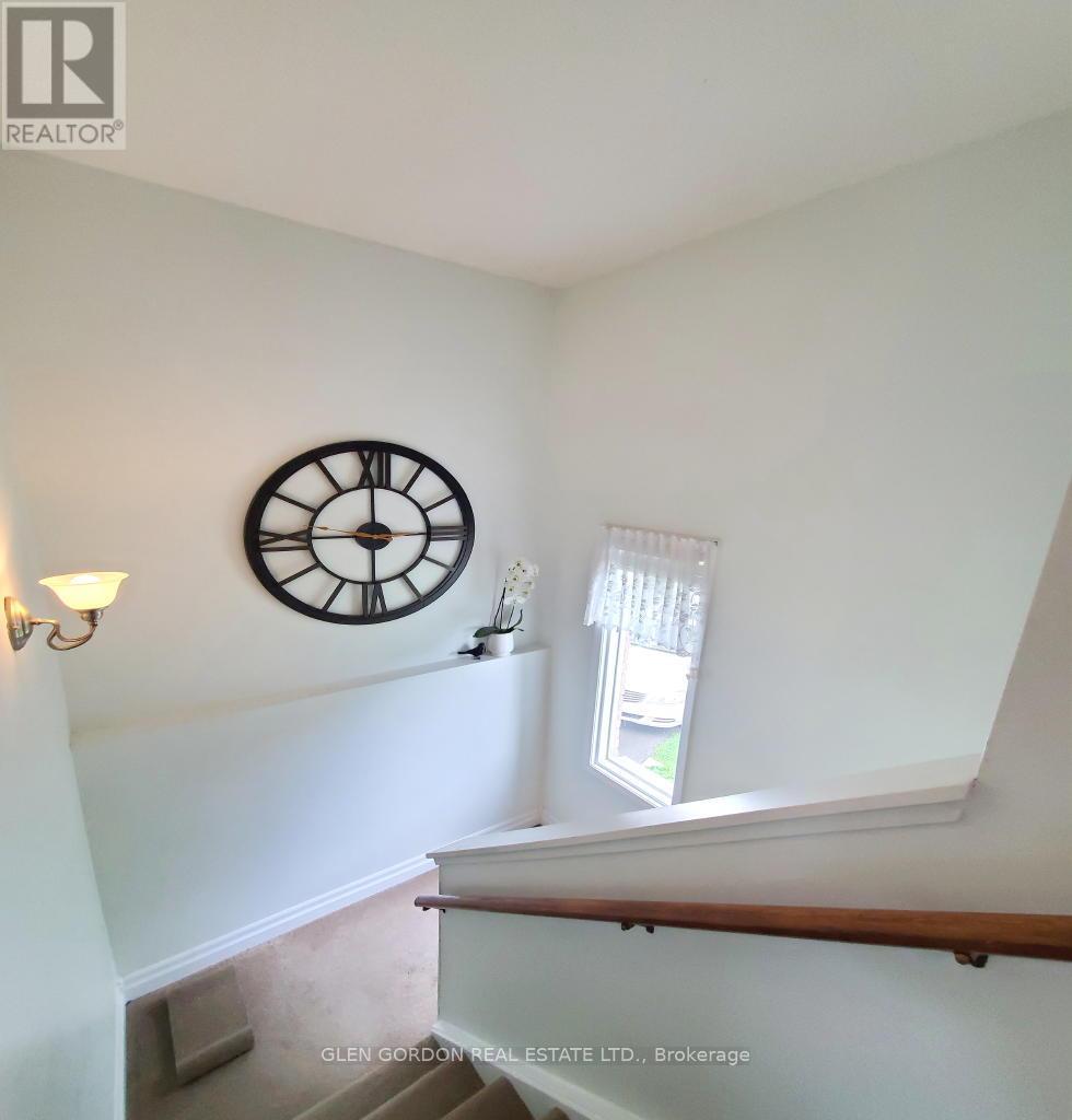 63 Caprice Crescent, London East, Ontario  N5V 3M1 - Photo 12 - X12206668