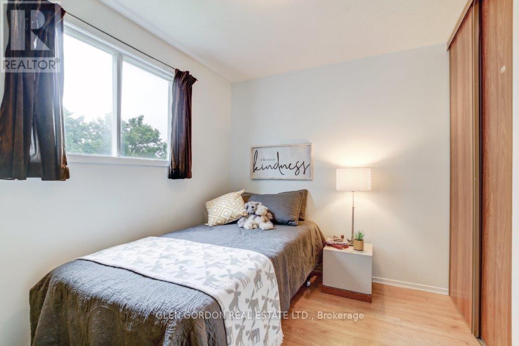 63 Caprice Crescent, London East, Ontario  N5V 3M1 - Photo 17 - X12206668