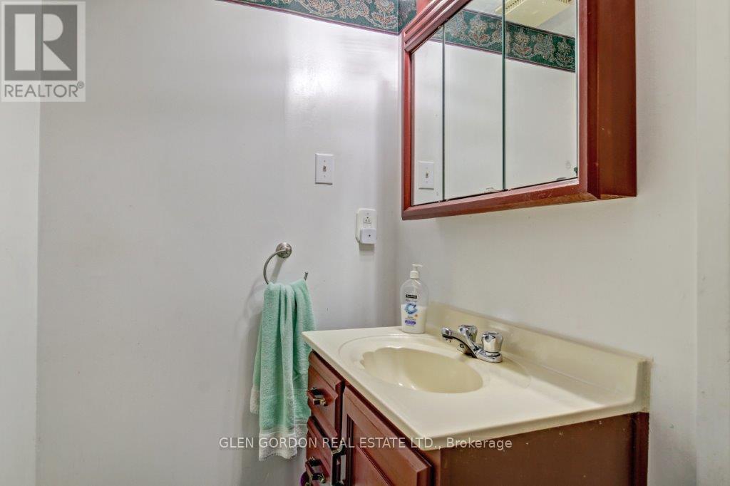 63 Caprice Crescent, London East, Ontario  N5V 3M1 - Photo 24 - X12206668
