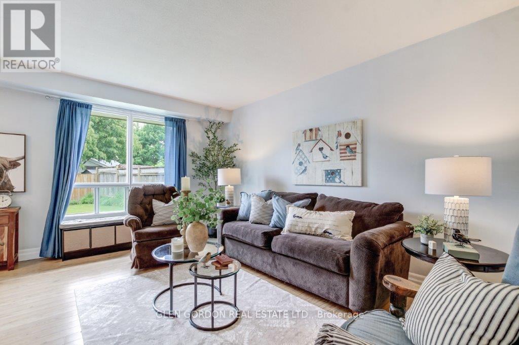 63 Caprice Crescent, London East, Ontario  N5V 3M1 - Photo 3 - X12206668