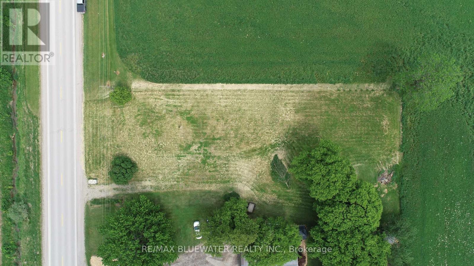2095 Mount Carmel Drive, North Middlesex, Ontario  N0M 1N0 - Photo 2 - X12206700