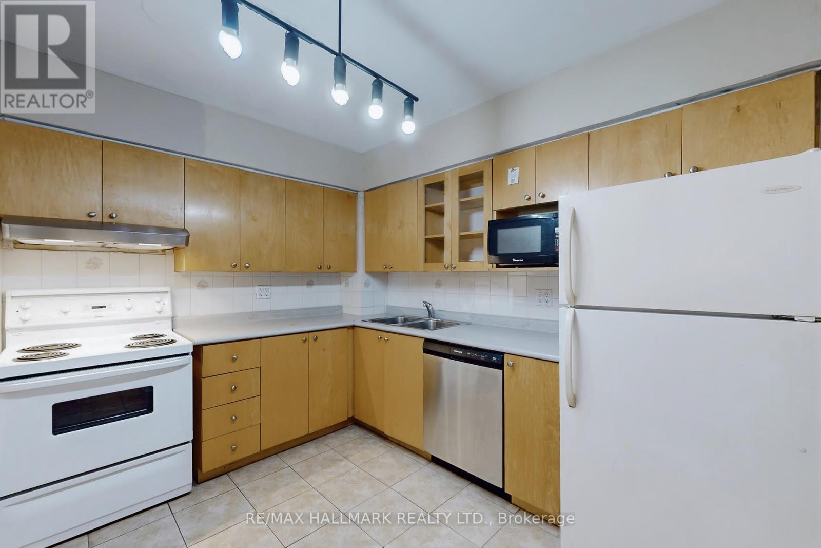 411 - 39 Kimbercroft Court, Toronto, Ontario  M1S 5B5 - Photo 17 - E12203604