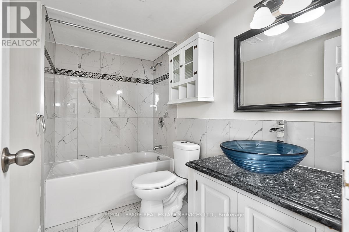 808 - 2263 Marine Drive, Oakville, Ontario  L6L 5K1 - Photo 21 - W12203655