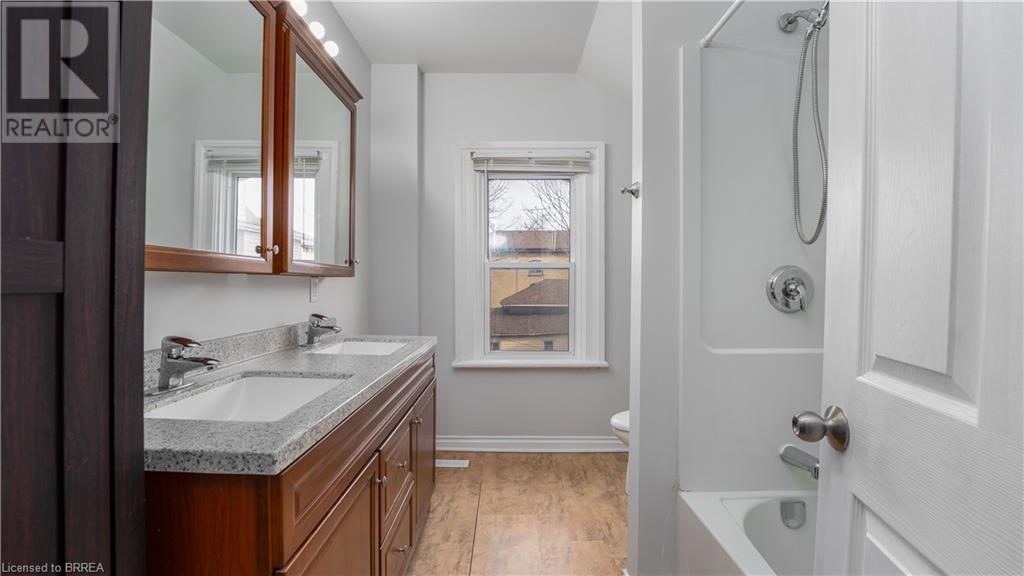 48 Sheridan Street, Brantford, Ontario  N3T 2P9 - Photo 15 - 40738880