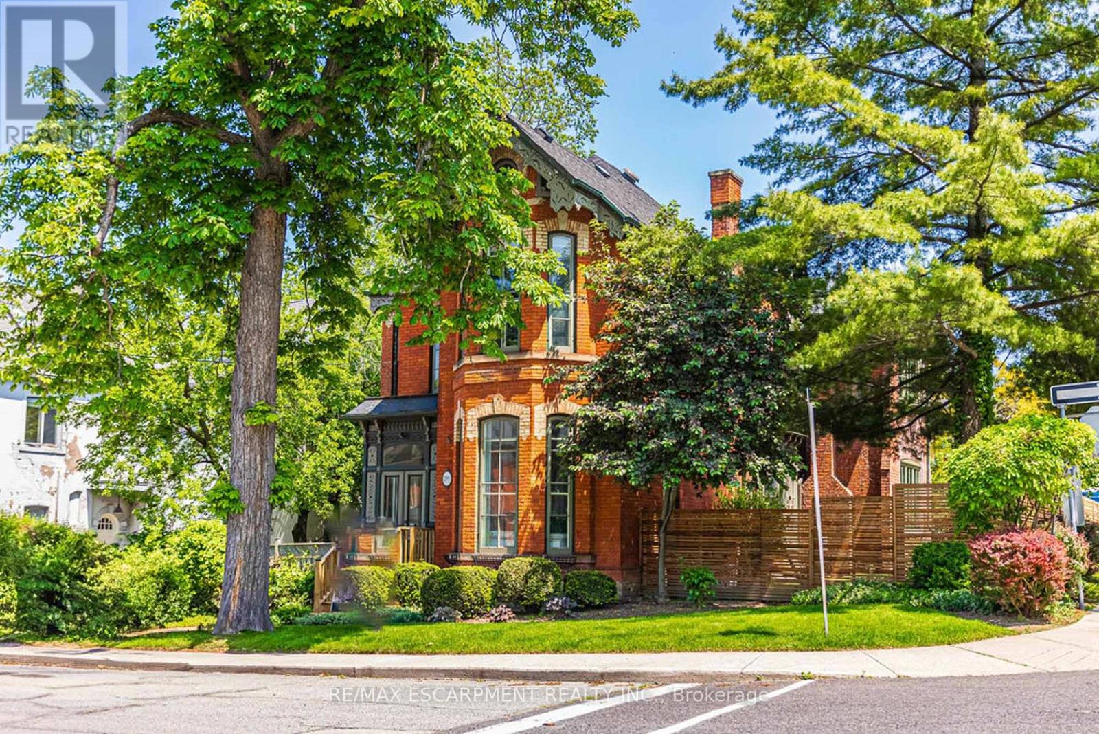 293 Park Street S, Hamilton, Ontario  L8P 3G5 - Photo 2 - X12113421
