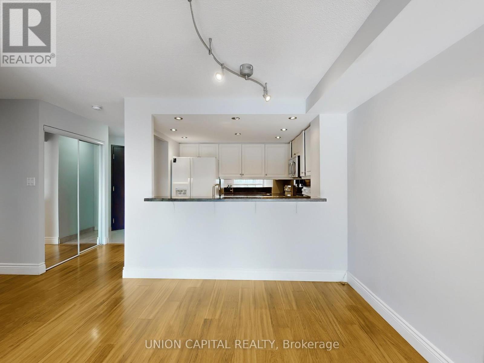 1008 - 28 Hollywood Avenue, Toronto (Willowdale East), Ontario  M2N 6S4 - Photo 17 - C12161955