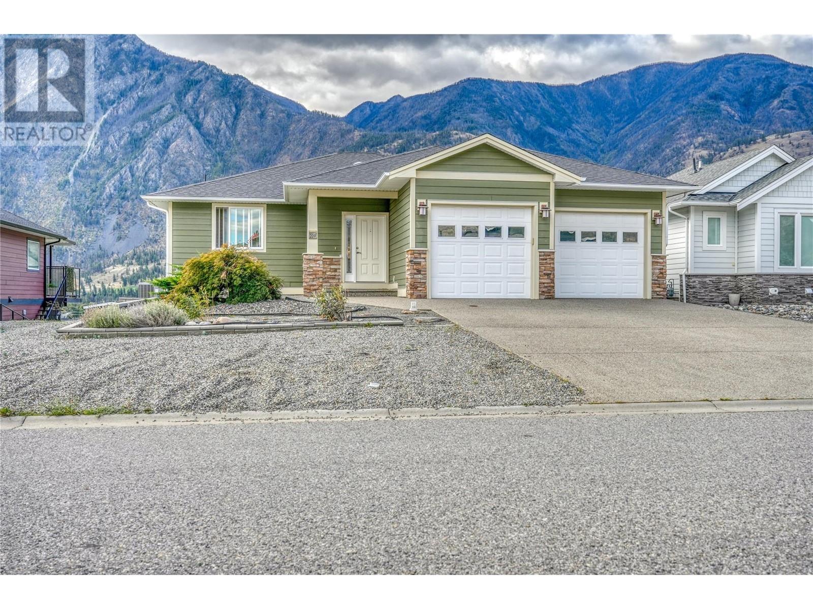 209 K View Crescent, Keremeos, British Columbia  V0H 1N2 - Photo 2 - 10351398