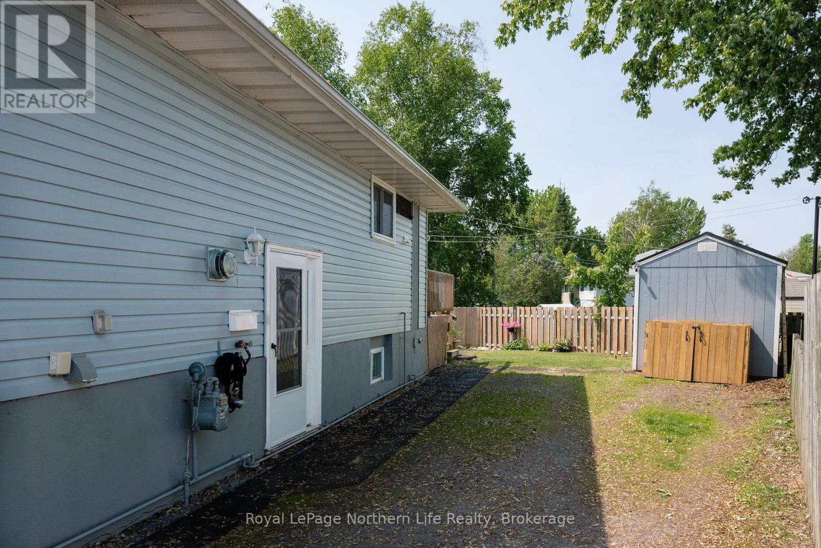 29 Massey Drive, North Bay, Ontario  P1A 3Y3 - Photo 3 - X12206739