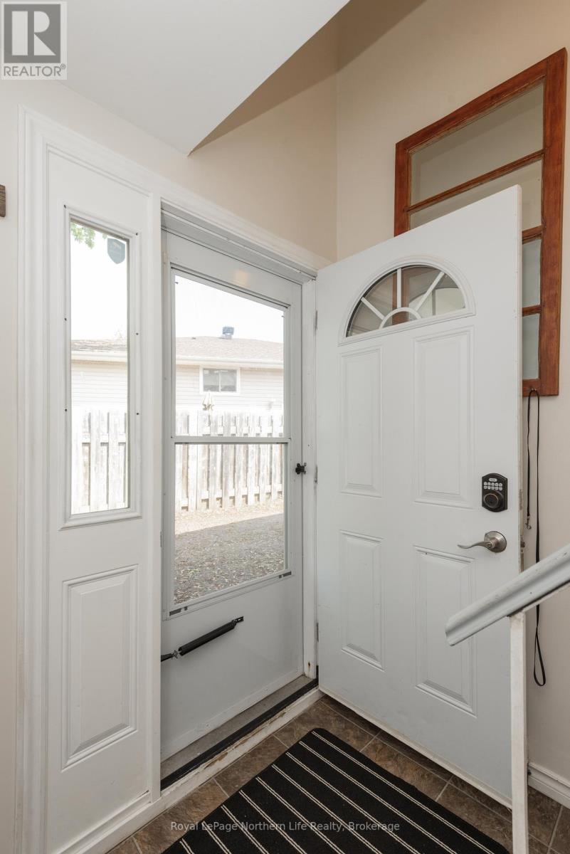29 Massey Drive, North Bay, Ontario  P1A 3Y3 - Photo 4 - X12206739