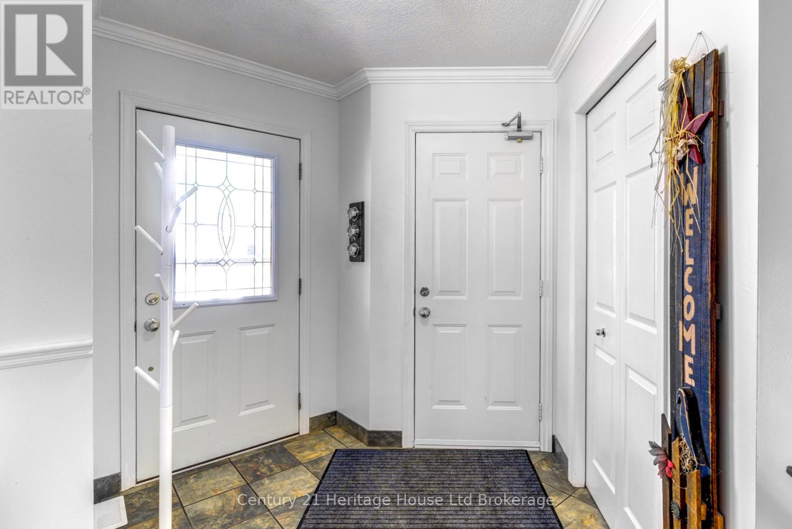 787 Hunter's Gate Crescent, Woodstock, Ontario  N4V 1G4 - Photo 11 - X12206721
