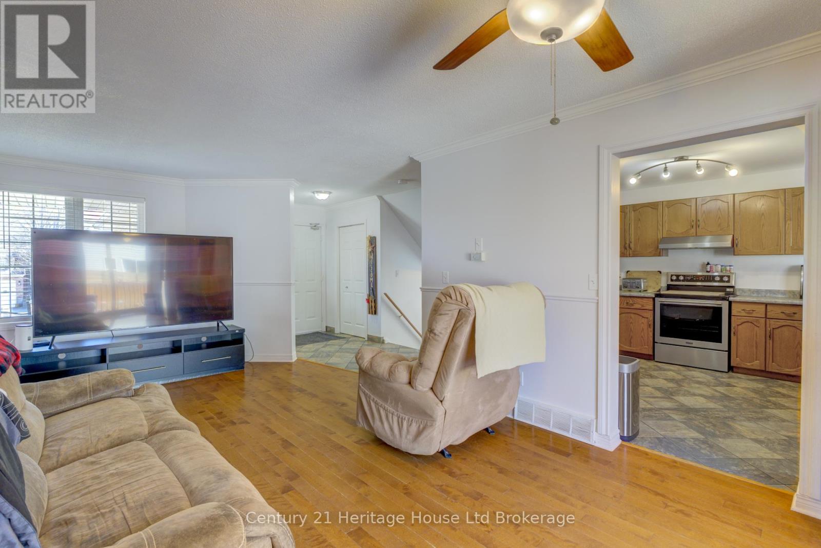 787 Hunter's Gate Crescent, Woodstock, Ontario  N4V 1G4 - Photo 14 - X12206721