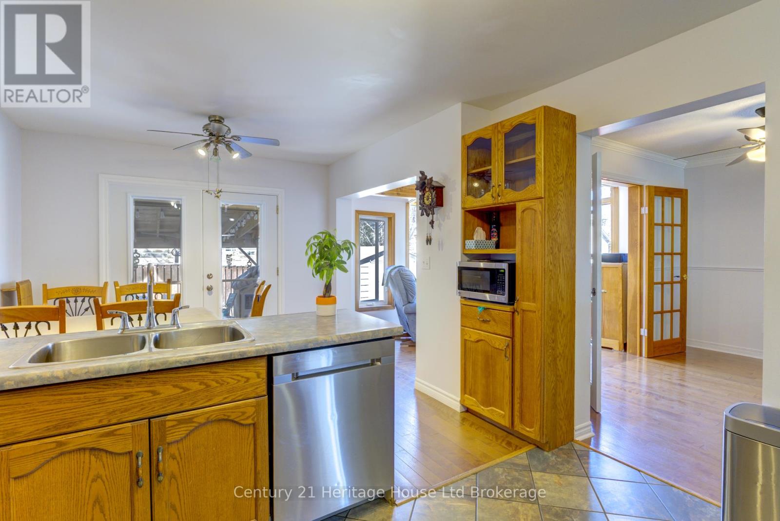 787 Hunter's Gate Crescent, Woodstock, Ontario  N4V 1G4 - Photo 24 - X12206721