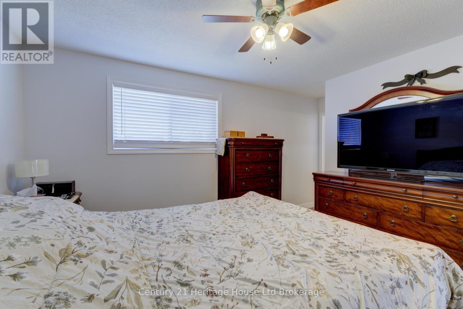 787 Hunter's Gate Crescent, Woodstock, Ontario  N4V 1G4 - Photo 28 - X12206721