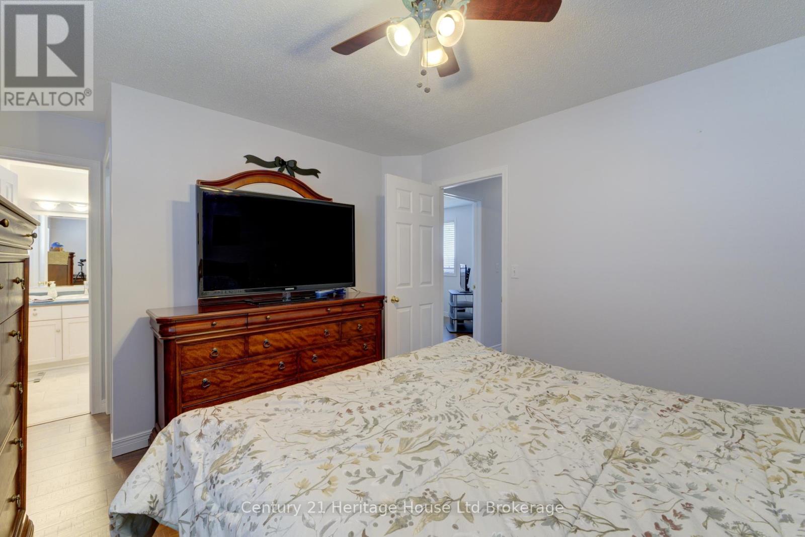 787 Hunter's Gate Crescent, Woodstock, Ontario  N4V 1G4 - Photo 30 - X12206721