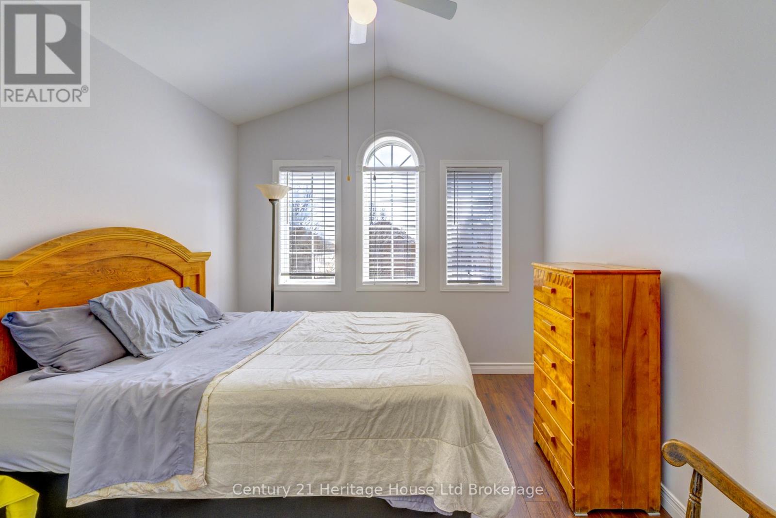 787 Hunter's Gate Crescent, Woodstock, Ontario  N4V 1G4 - Photo 36 - X12206721