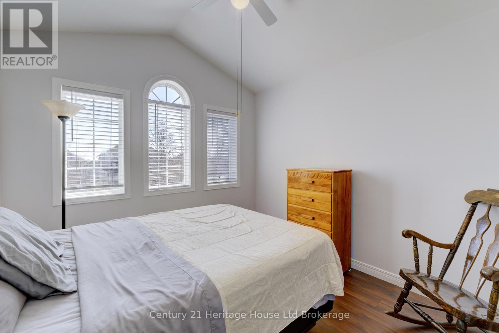 787 Hunter's Gate Crescent, Woodstock, Ontario  N4V 1G4 - Photo 37 - X12206721
