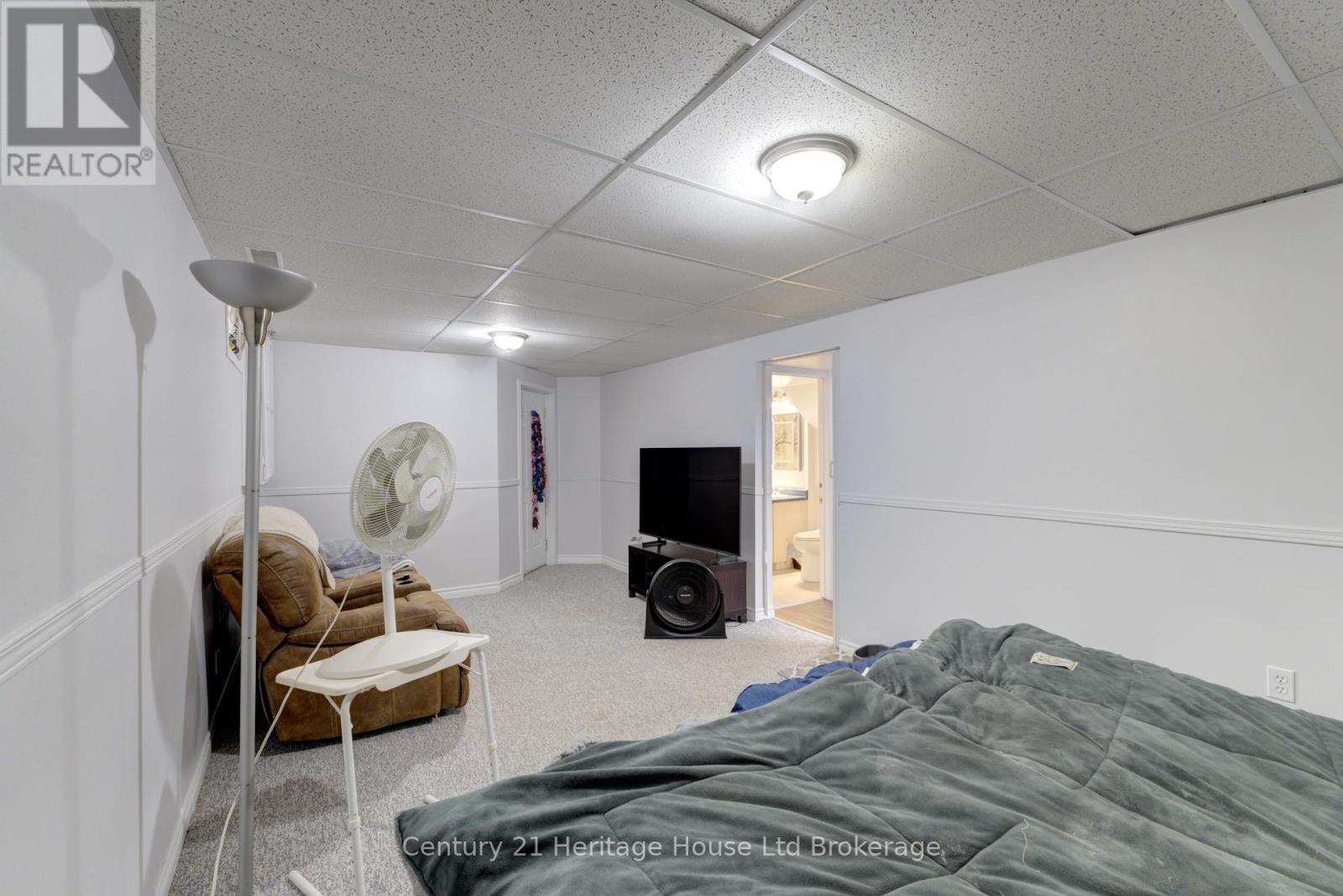 787 Hunter's Gate Crescent, Woodstock, Ontario  N4V 1G4 - Photo 44 - X12206721