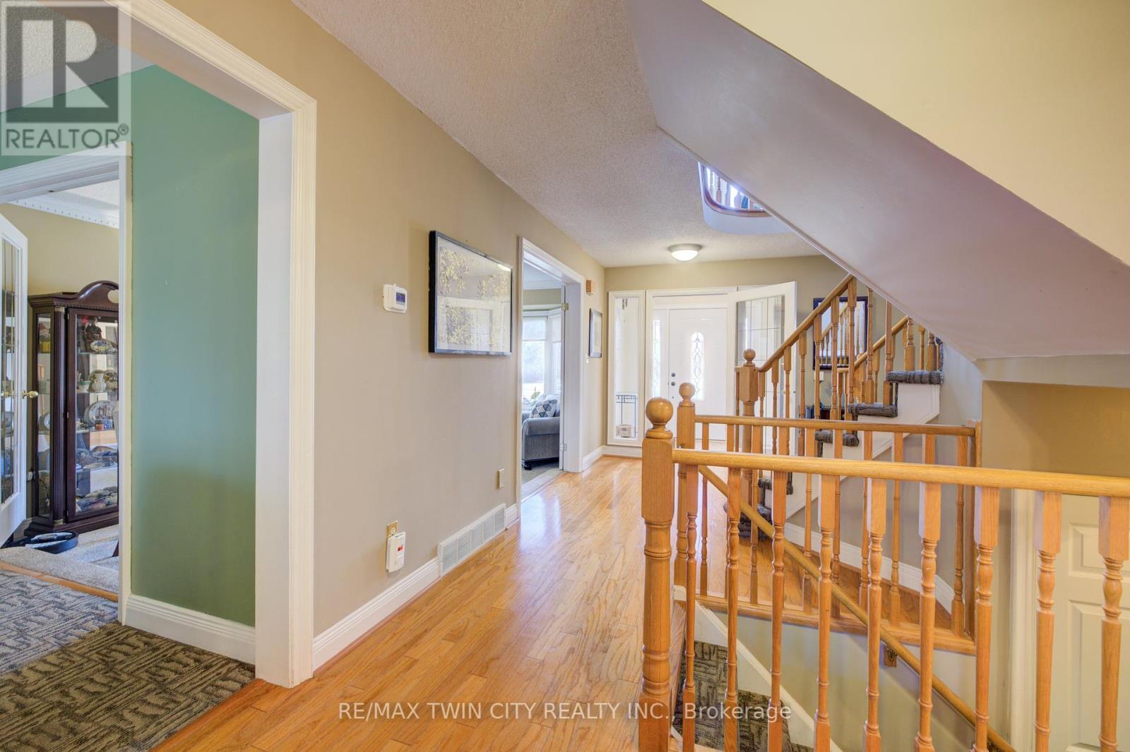 25 Lynnvalley Crescent, Kitchener, Ontario  N2N 3A8 - Photo 8 - X12137463