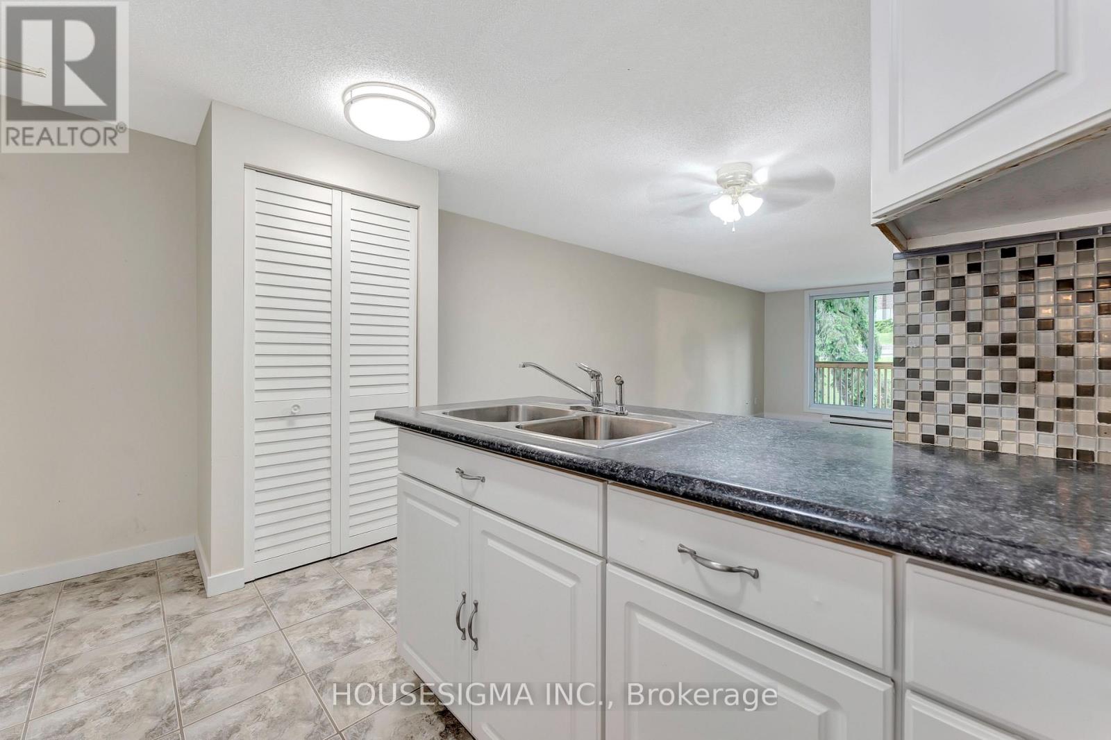 206 - 30 Bridge Street W, Kitchener, Ontario  N2K 1K4 - Photo 8 - X12127535