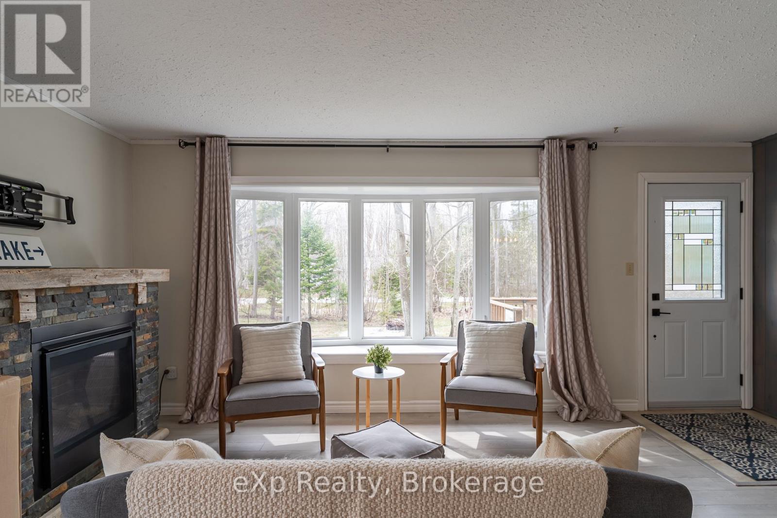 15 Mapleport Crescent, South Bruce Peninsula, Ontario  N0H 2T0 - Photo 3 - X12206706