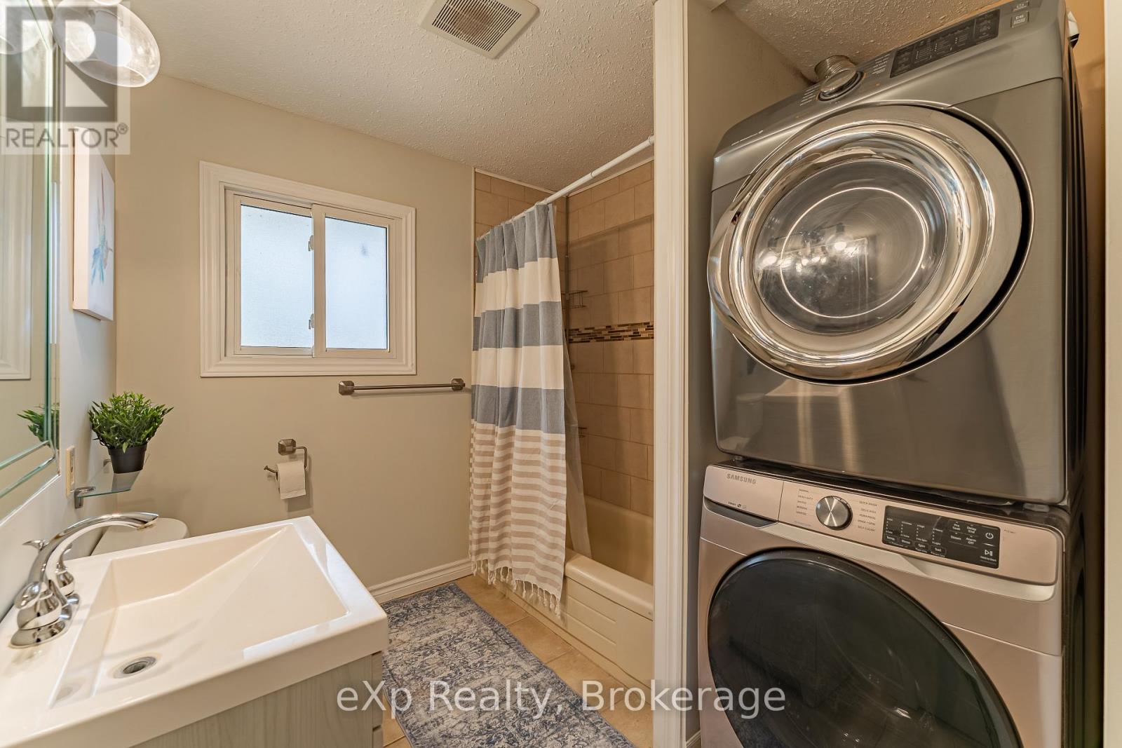 15 Mapleport Crescent, South Bruce Peninsula, Ontario  N0H 2T0 - Photo 7 - X12206706