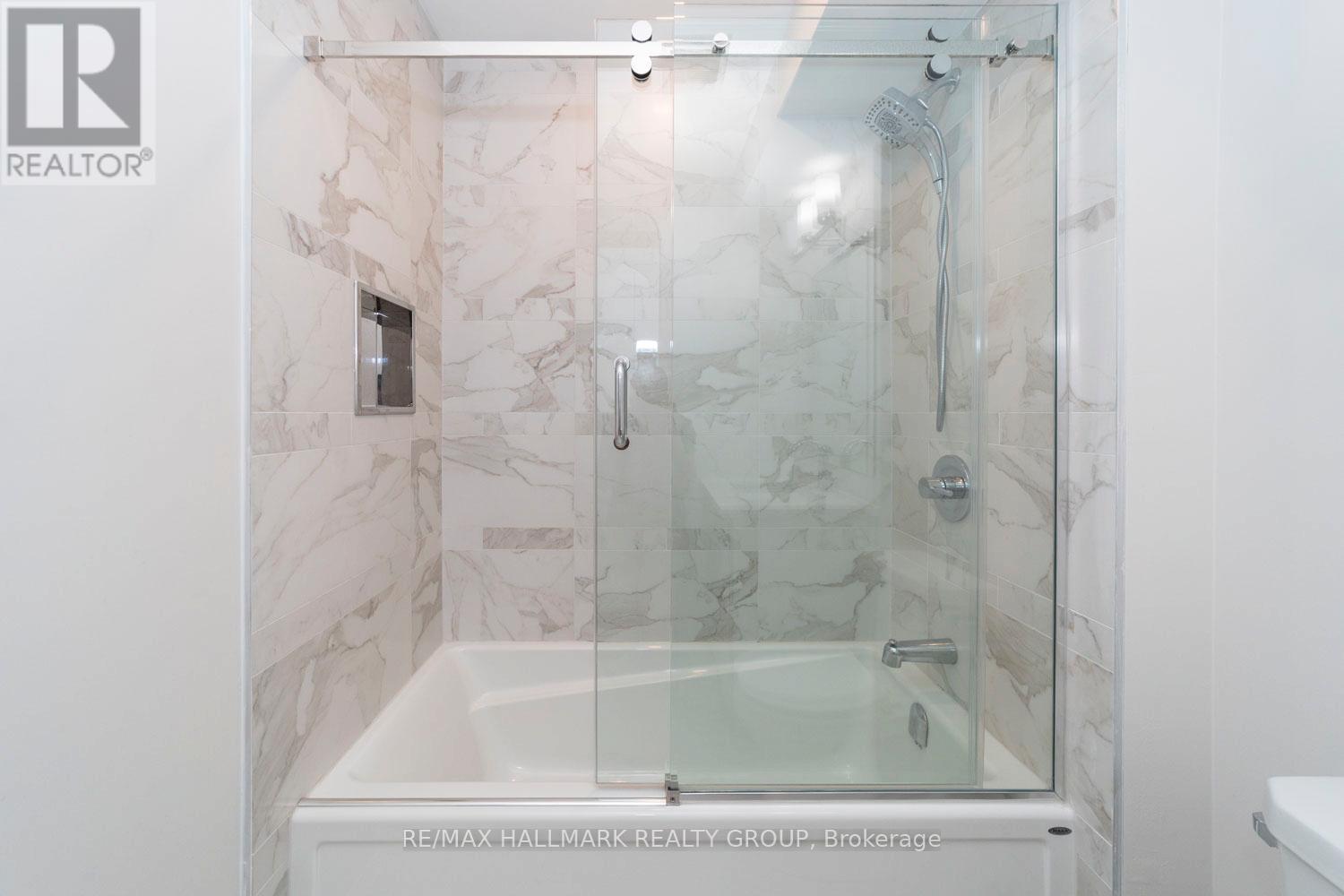 814 Star Private, Ottawa, Ontario  K2L 1W2 - Photo 13 - X12206692