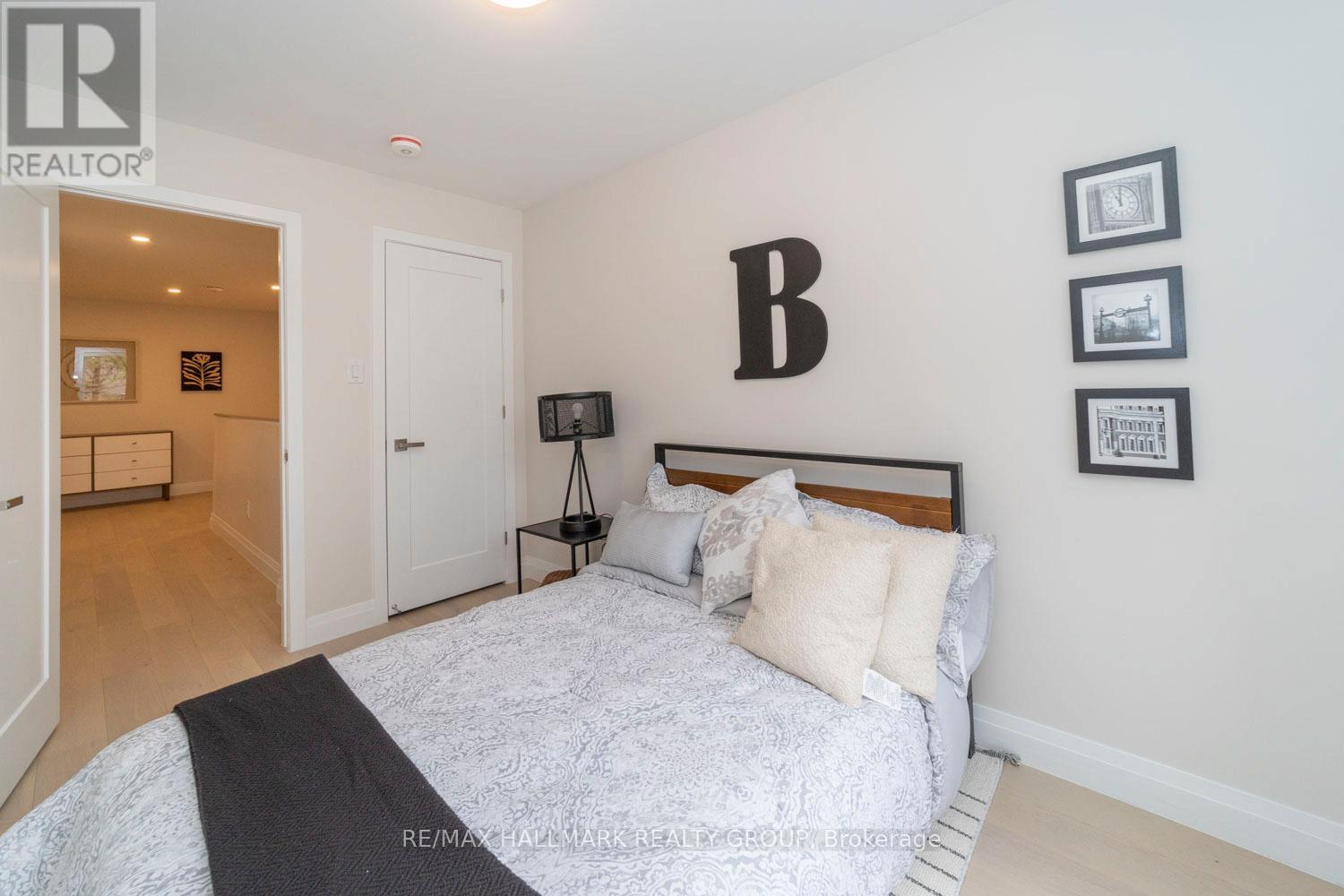 814 Star Private, Ottawa, Ontario  K2L 1W2 - Photo 14 - X12206692