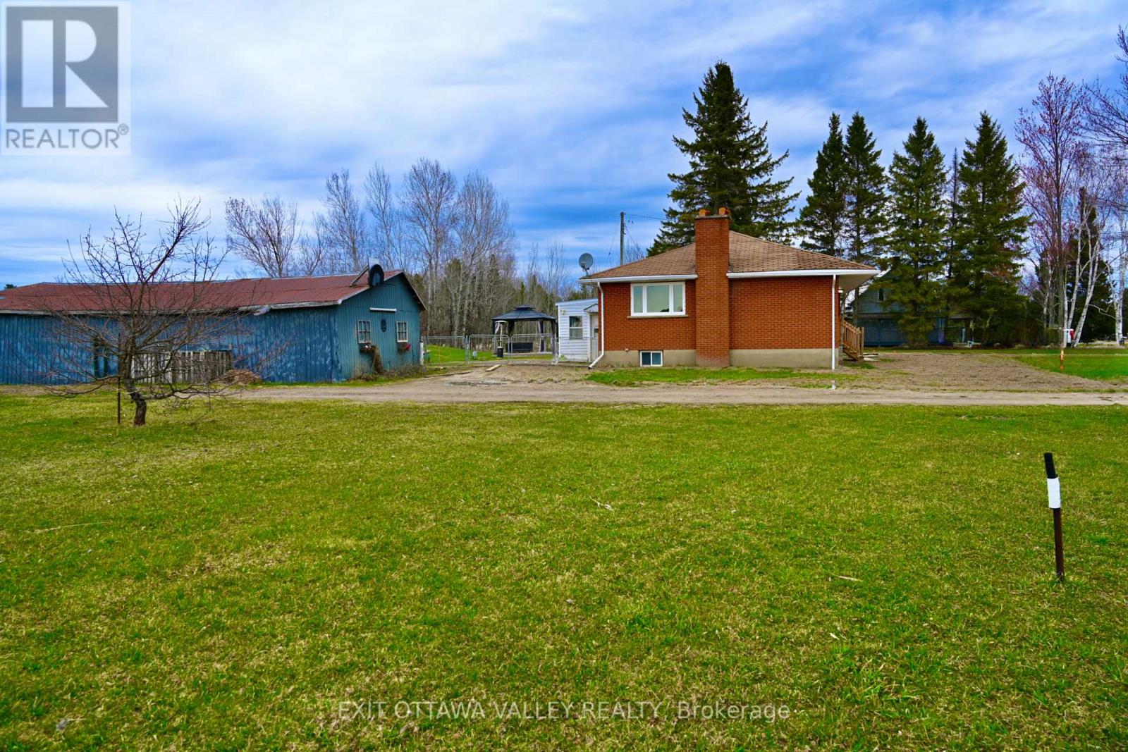 2047 Lapasse Road, Whitewater Region, Ontario  K0J 1C0 - Photo 32 - X12107047