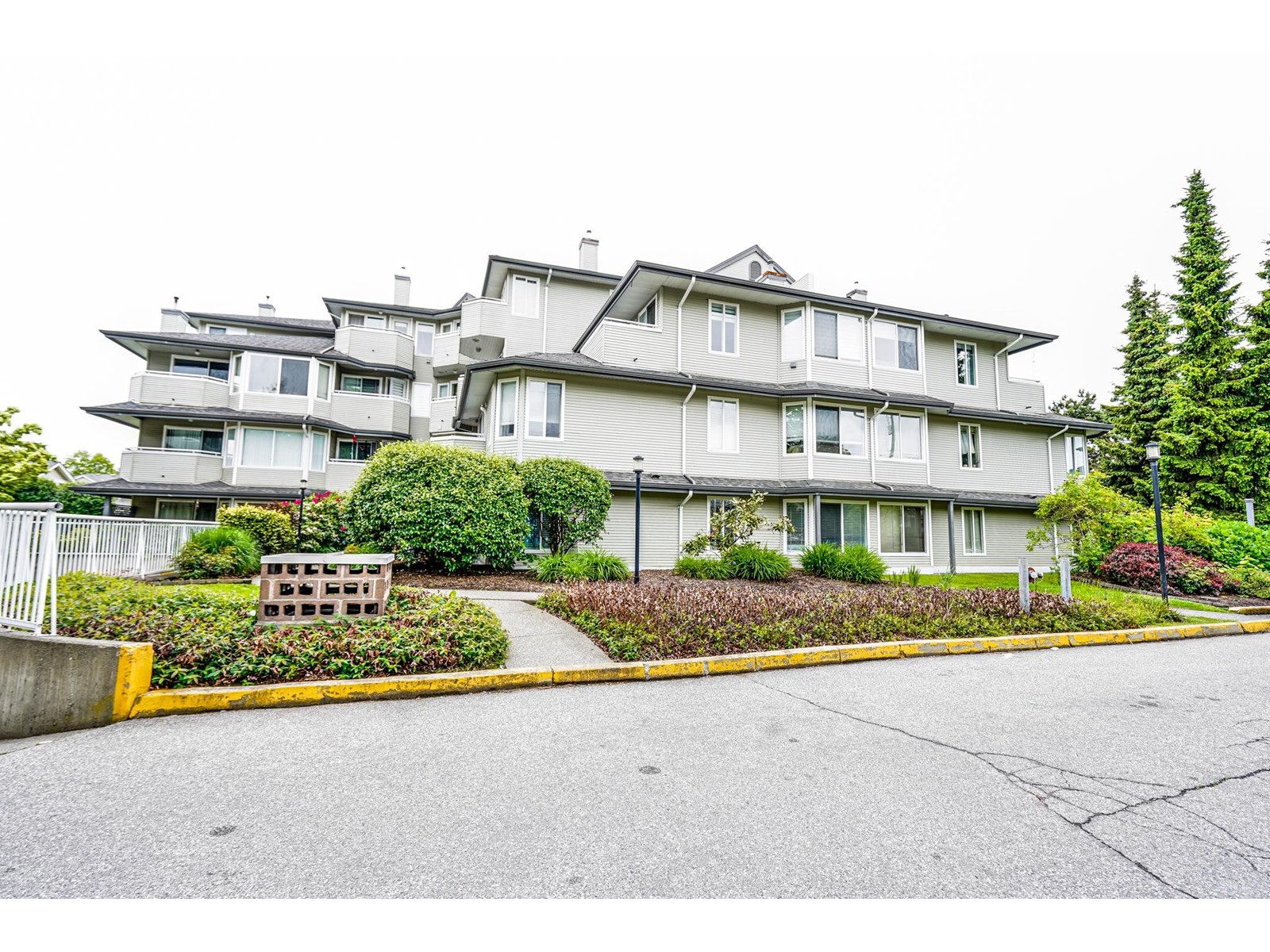 207 12130 80 Avenue, Surrey, British Columbia  V3W 0V2 - Photo 2 - R3012485