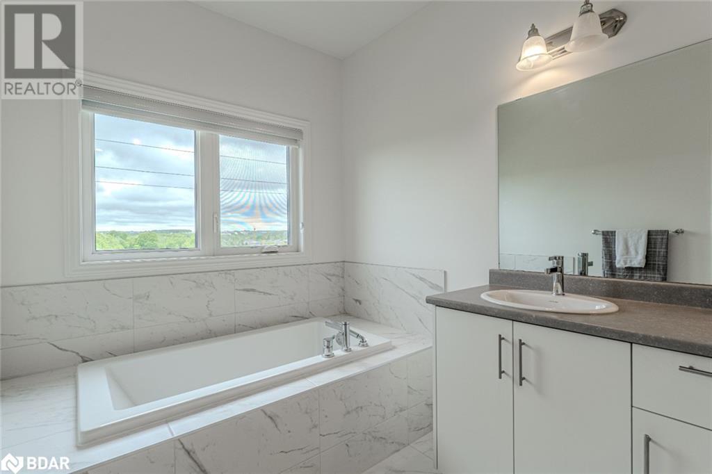 258 Madelaine Drive, Barrie, Ontario  L9J 0P4 - Photo 14 - 40736713