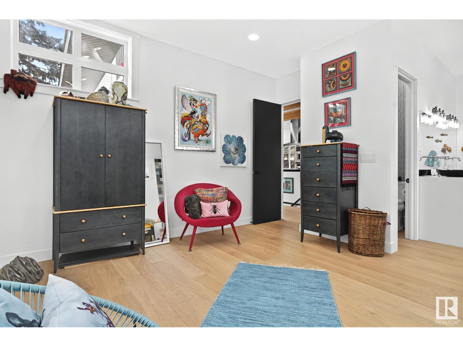 Property at 7222 119 ST NW image 4