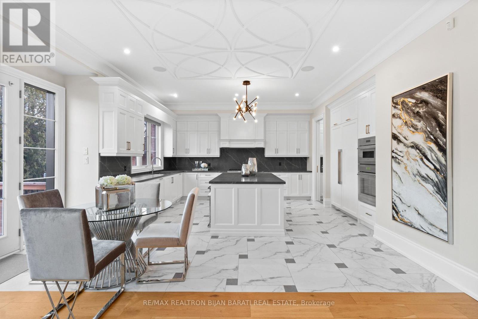 5 Charlemagne Drive, Toronto, Ontario  M2N 4H7 - Photo 20 - C12206571