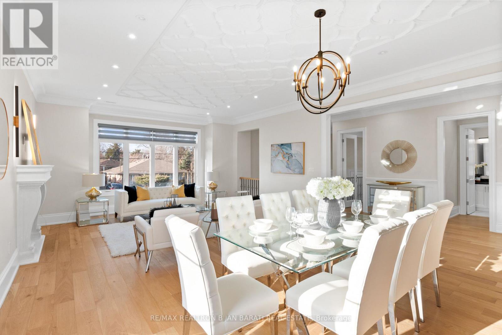 5 Charlemagne Drive, Toronto, Ontario  M2N 4H7 - Photo 3 - C12206571