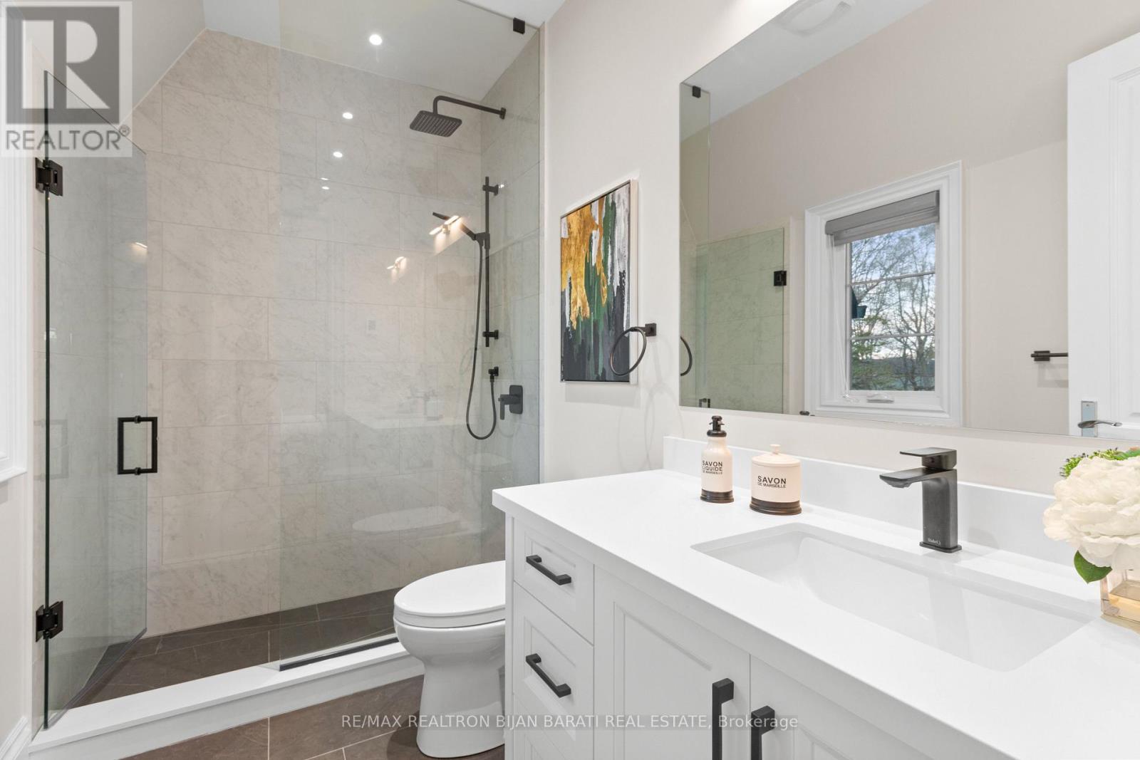5 Charlemagne Drive, Toronto, Ontario  M2N 4H7 - Photo 34 - C12206571