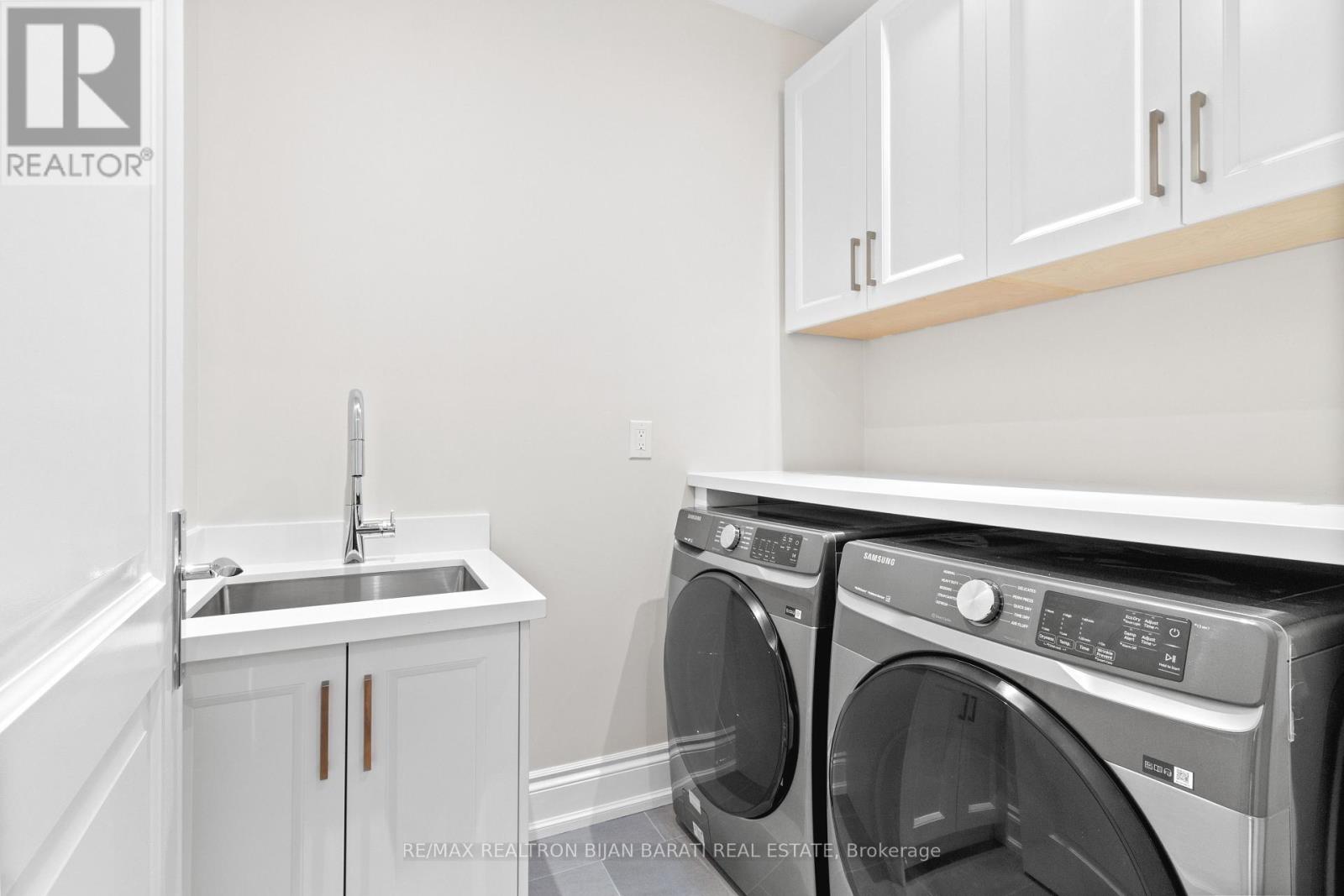5 Charlemagne Drive, Toronto, Ontario  M2N 4H7 - Photo 39 - C12206571