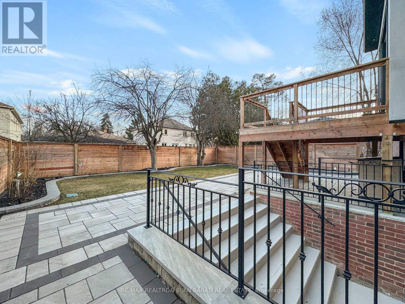 5 Charlemagne Drive, Toronto, Ontario  M2N 4H7 - Photo 48 - C12206571