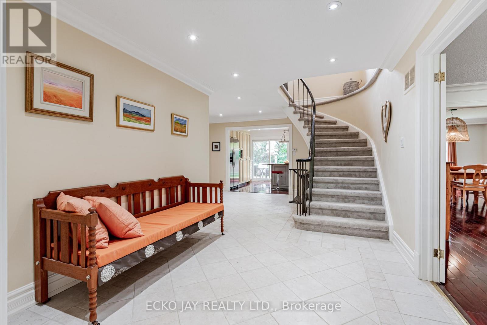 75 Barrydale Crescent, Toronto, Ontario  M3B 3E3 - Photo 2 - C12206574